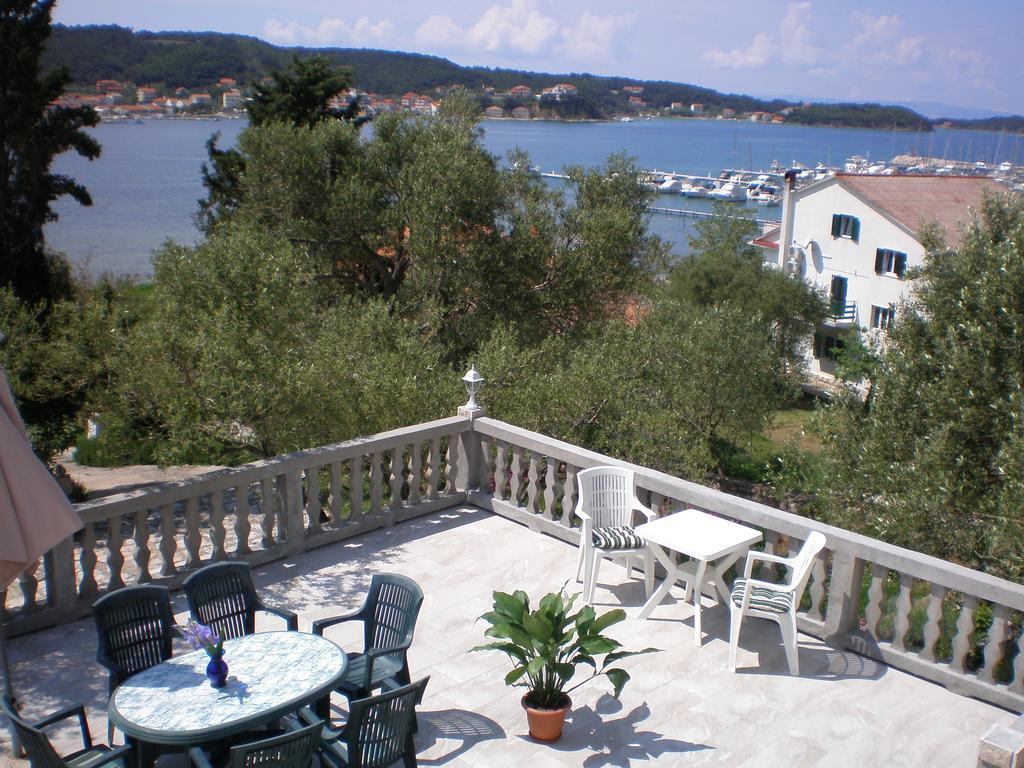 Apartment Zorka Supetarska Draga Dış mekan fotoğraf
